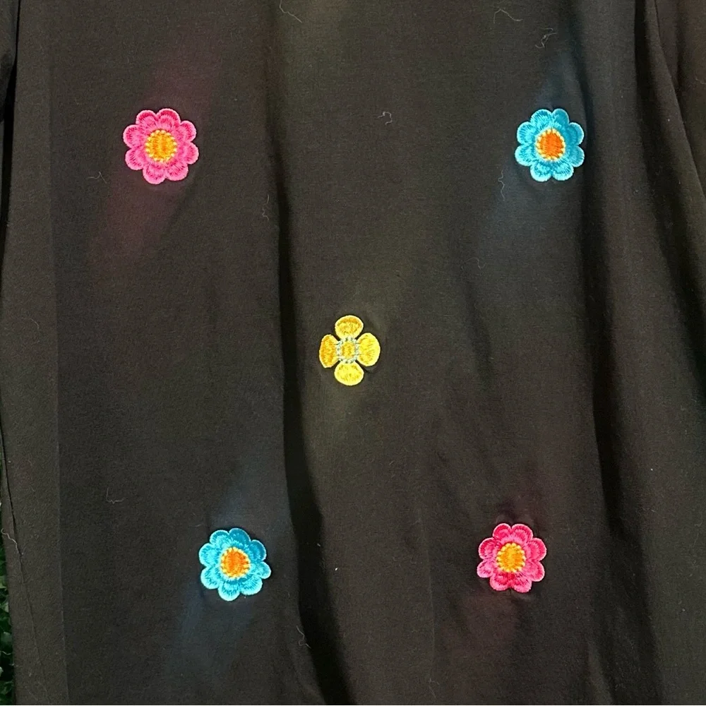 Perfect Spring Top! - Picture 3 of 5